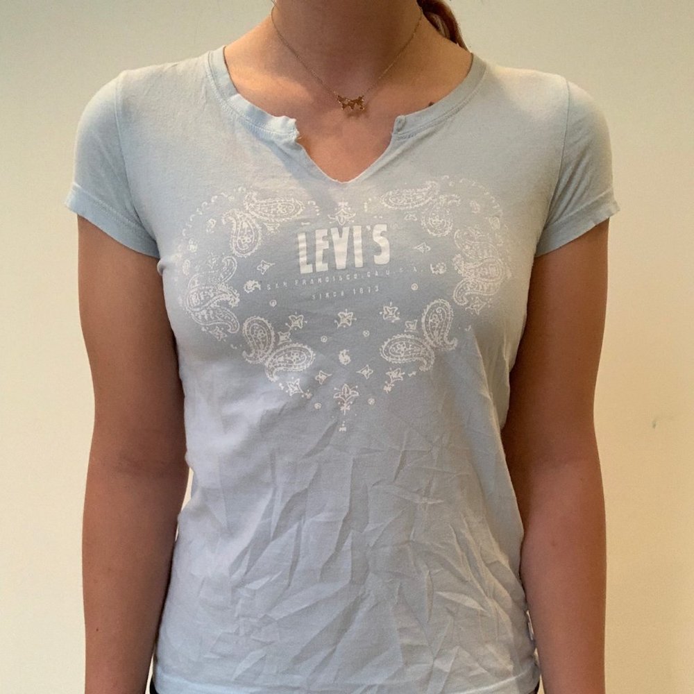 BLUE LEVIS T-SHIRT